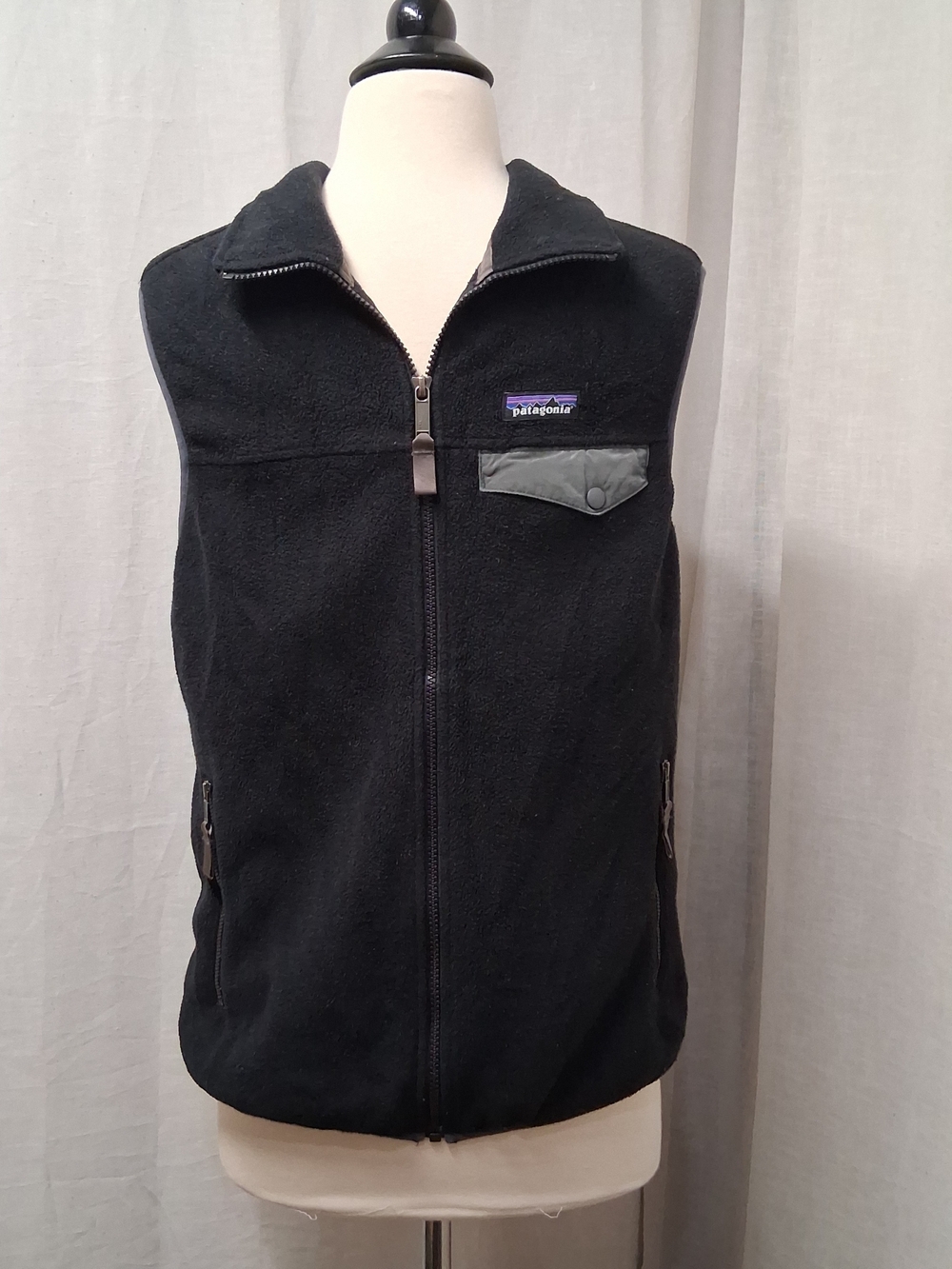 Patagonia Black Full-Zip Fleece Vest with Snap Chest Pocket